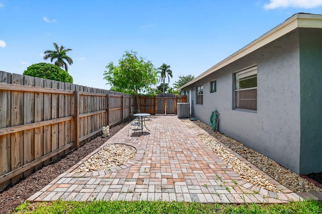 11784 Laurel Valley Cir, Wellington, FL 33414 - fenced backyard with a patio area