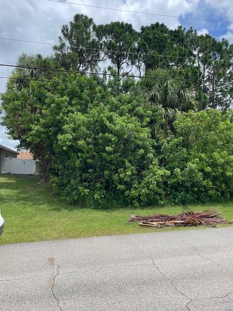 2225 SW Gray Beal Ave, Port Saint Lucie, FL 34953