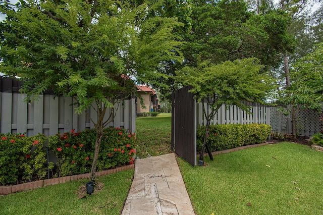 21734 San Simeon Cir, Boca Raton, FL 33433 - view of yard