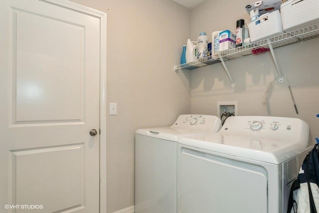 5126 Dandelion St, Apollo Beach, FL 33572 - laundry room featuring washing machine and dryer