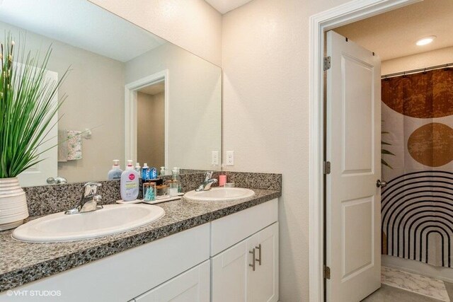5126 Dandelion St, Apollo Beach, FL 33572 - bathroom featuring double vanity