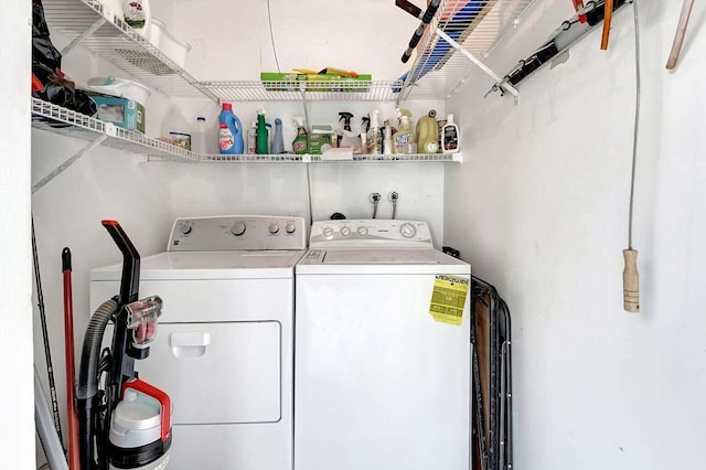 74 Normandy Unit B, Delray Beach, FL 33484 - laundry area with washer and dryer