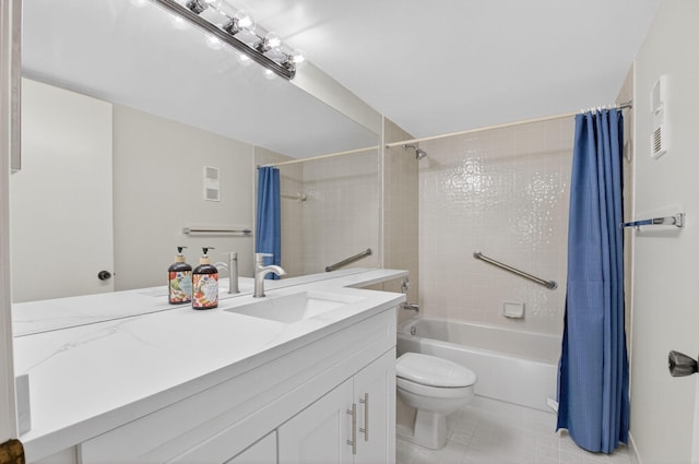 5574 Witney Dr Unit 104, Delray Beach, FL 33484 - full bathroom with shower / tub combo with curtain and vanity