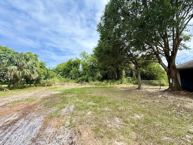 2564 Navajo Ave, Fort Pierce, FL 34946 - view of yard
