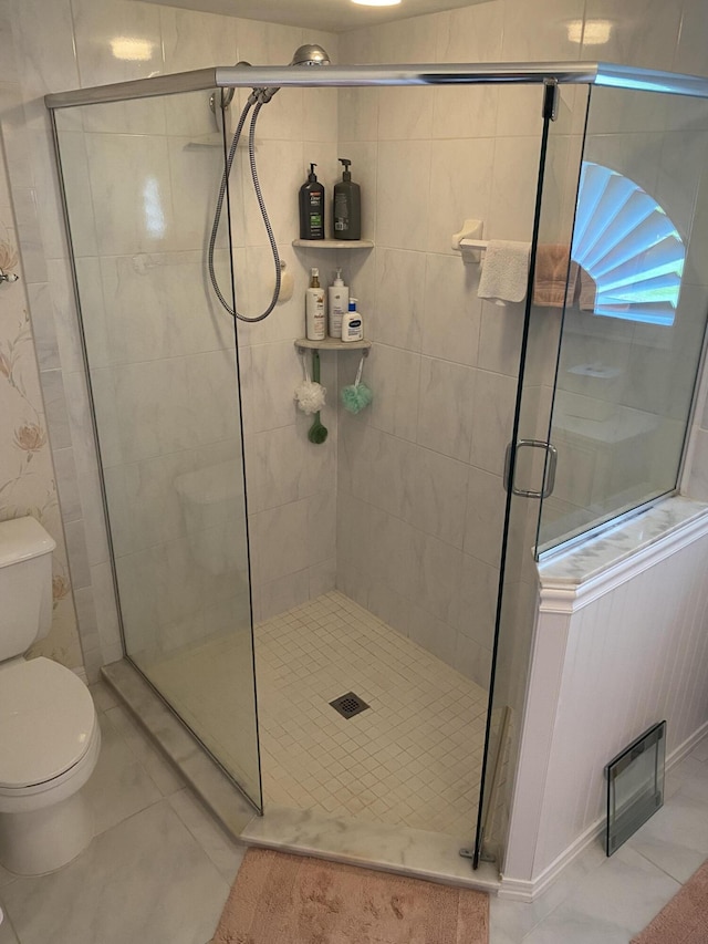 3053 SE Darien Rd, Port Saint Lucie, FL 34952 - full bath featuring a shower stall and tile patterned flooring