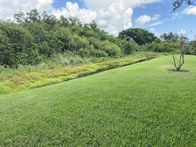 3053 SE Darien Rd, Port Saint Lucie, FL 34952 - view of grassy yard