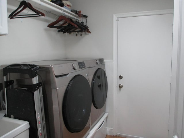 6314 Water Lilly Ln, Boynton Beach, FL 33437 - laundry area featuring washing machine and dryer