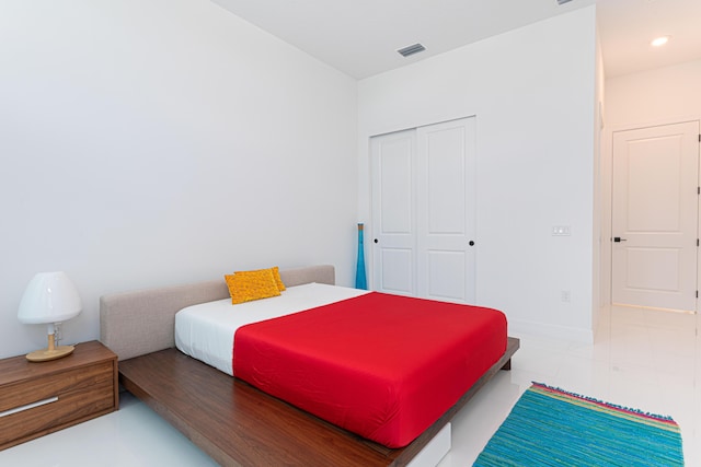 10815 Stellar Cir, Palm Beach Gardens, FL 33412 - bedroom with a closet and recessed lighting
