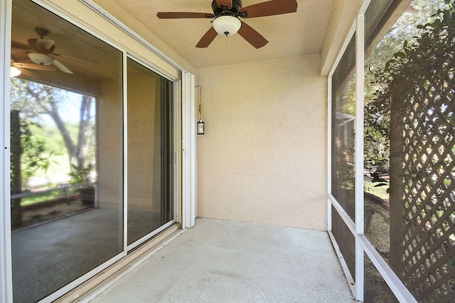 3611 NW Willow Creek Dr, Jensen Beach, FL 34957 - unfurnished sunroom with a ceiling fan