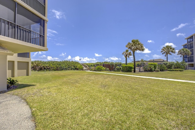 2571 NE Ocean Blvd Unit 104, Stuart, FL 34996 - view of green lawn
