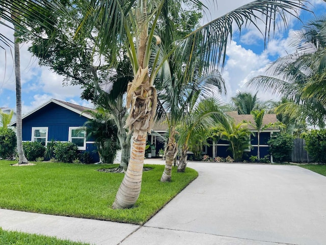 5357 Sandhurst Cir N, Lake Worth, FL 33463 - view of front of property with driveway