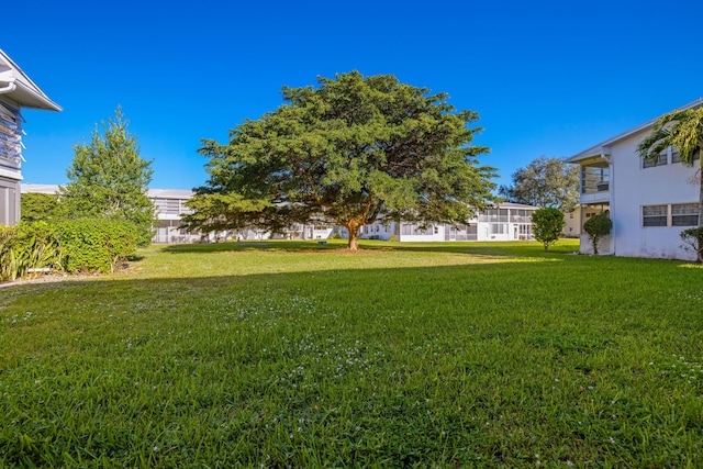 310 Farnham M Unit 310, Deerfield Beach, FL 33442 - view of grassy yard