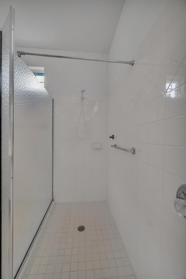 511 SW Treasure Cv, Port Saint Lucie, FL 34986 - full bath with tiled shower