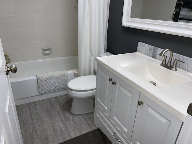 2975 SW 22nd Ave Unit 2010, Delray Beach, FL 33445 - bathroom featuring vanity, shower / bathtub combination with curtain, and wood finished floors