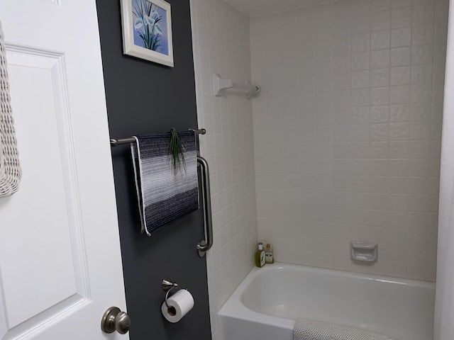 2975 SW 22nd Ave Unit 2010, Delray Beach, FL 33445 - bathroom with bathtub / shower combination
