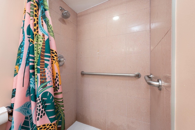 1400 Parkland Blvd, Fort Pierce, FL 34982 - bathroom with tiled shower