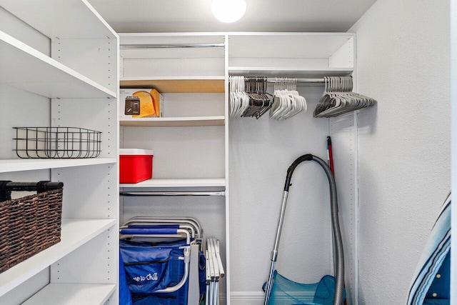 1830 Embassy Dr Unit 401, West Palm Beach, FL 33401 - view of closet