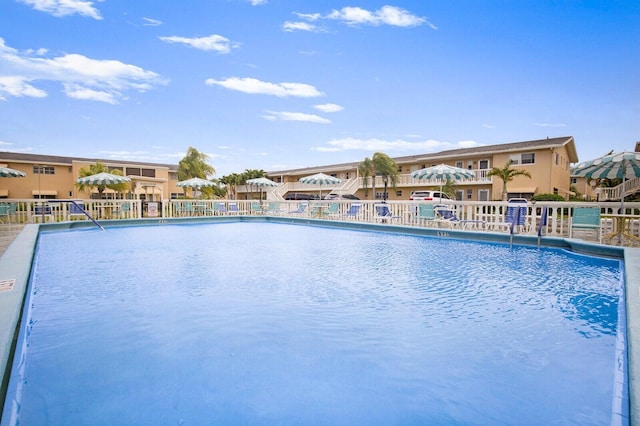 2112 NE 1st Way Unit 206, Boynton Beach, FL 33435 - view of community pool