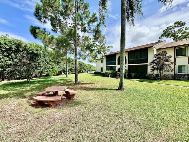312 Knotty Pine Cir Unit C-1, Greenacres, FL 33463 - view of grassy yard