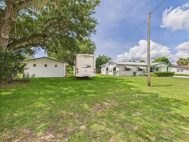 810 SE 13th St, Okeechobee, FL 34974 - view of grassy yard