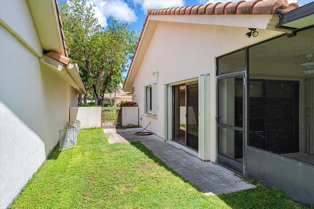 2646 Mohawk Cir, West Palm Beach, FL 33409 - view of yard with a gate