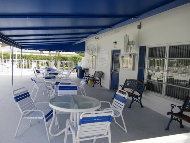 1170 S Drive Cir Unit B, Delray Beach, FL 33445 - view of patio / terrace featuring outdoor dining area