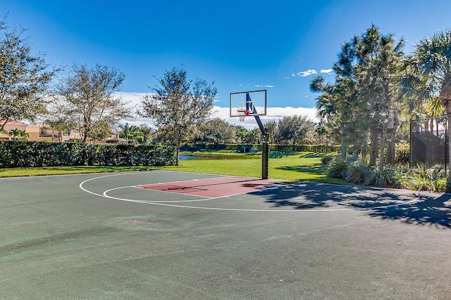 8183 Emerald Winds Cir, Boynton Beach, FL 33473 - view of sport court with community basketball court and a yard