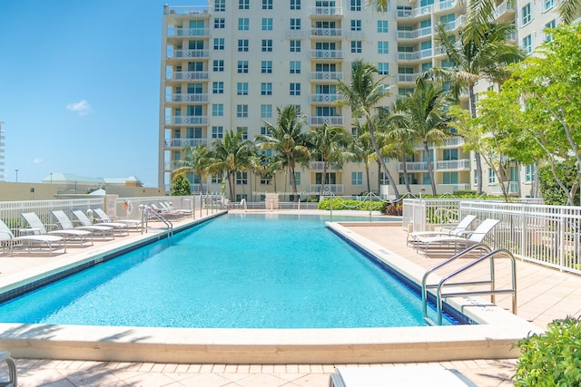 450 N Federal Hwy Unit 1101, Boynton Beach, FL 33435 - community pool featuring a patio area