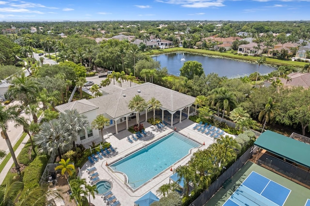 16284 Via Venetia W, Delray Beach, FL 33484 - aerial view of residential area featuring a pool area and a large body of water