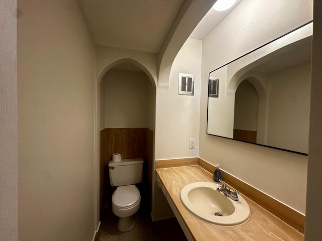 148 Yacht Club Dr Unit 13, North Palm Beach, FL 33408 - half bathroom with toilet and vanity