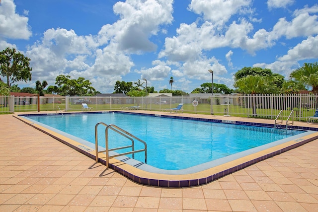 7609 NW 70th Ave, Tamarac, FL 33321 - view of community pool