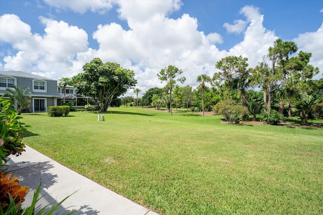 401 Vision Ct, Palm Beach Gardens, FL 33418 - view of grassy yard