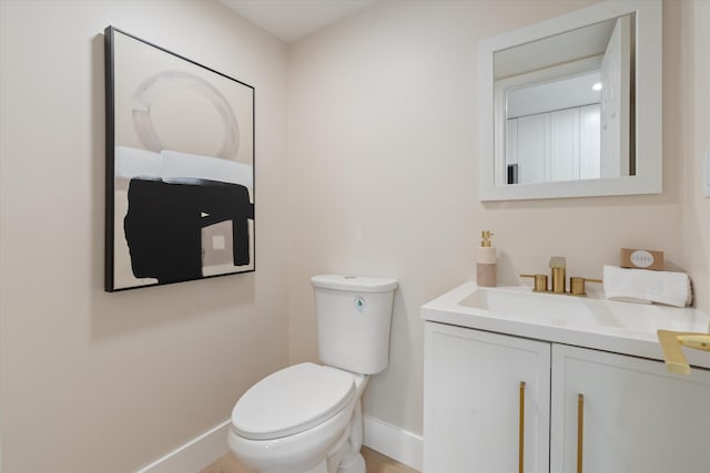 401 Vision Ct, Palm Beach Gardens, FL 33418 - bathroom featuring baseboards and vanity