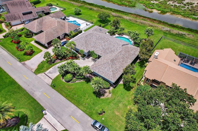 31 Dunbar Rd, Palm Beach Gardens, FL 33418 - bird's eye view of a pool area and a large body of water