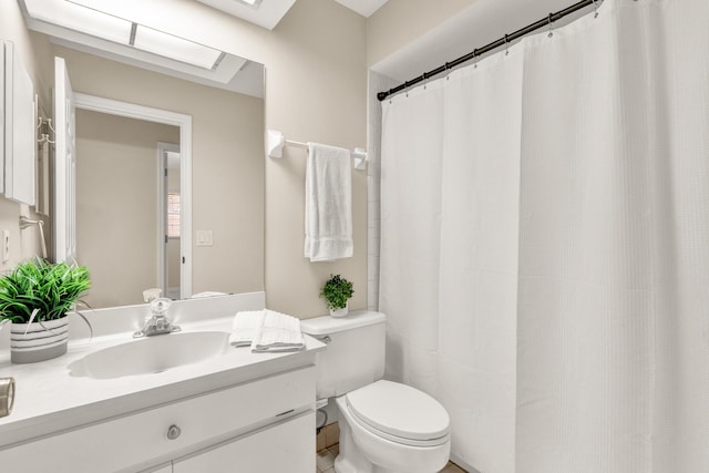 1360 39th Ave, Vero Beach, FL 32960 - full bath with vanity and curtained shower