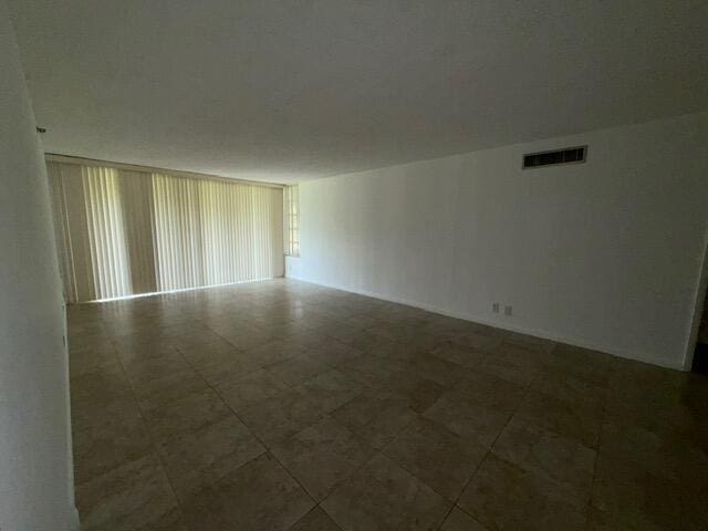 3510 Oaks Way Unit 103, Pompano Beach, FL 33069 - view of unfurnished room