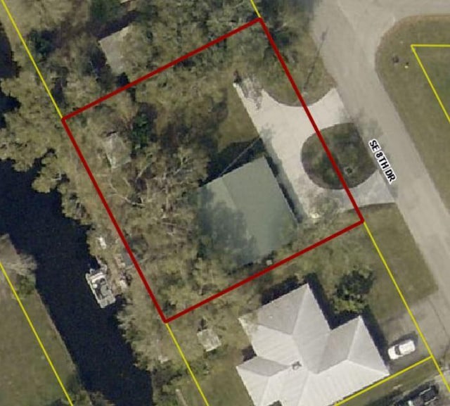1408 SE 8th Dr, Okeechobee, FL 34974 - map / location with property parcel outlined