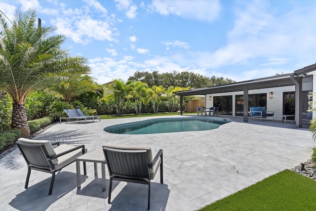 910 SW 21st St, Boca Raton, FL 33486 - swimming pool featuring a patio
