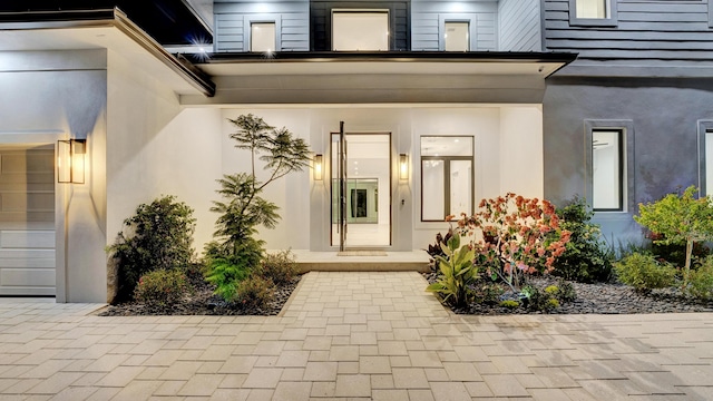 811 Chukker Rd, Delray Beach, FL 33483 - view of exterior entry featuring stucco siding