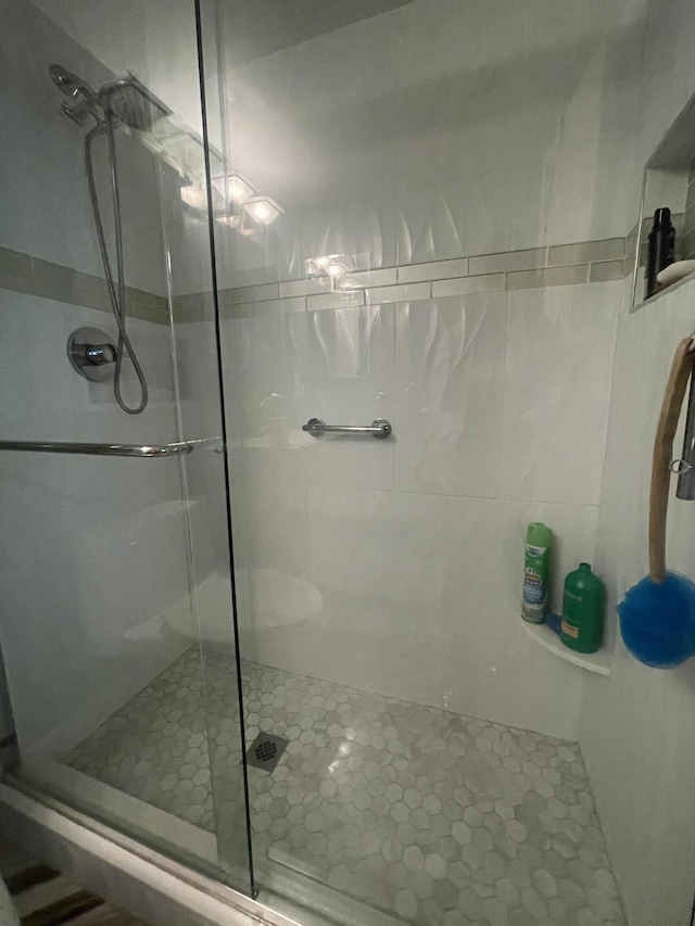 1033 Newport H Unit 1033, Deerfield Beach, FL 33442 - full bathroom featuring a shower stall