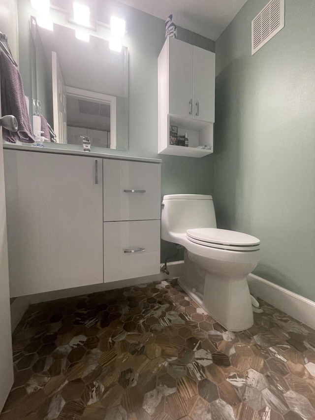 1033 Newport H Unit 1033, Deerfield Beach, FL 33442 - half bath featuring toilet and vanity