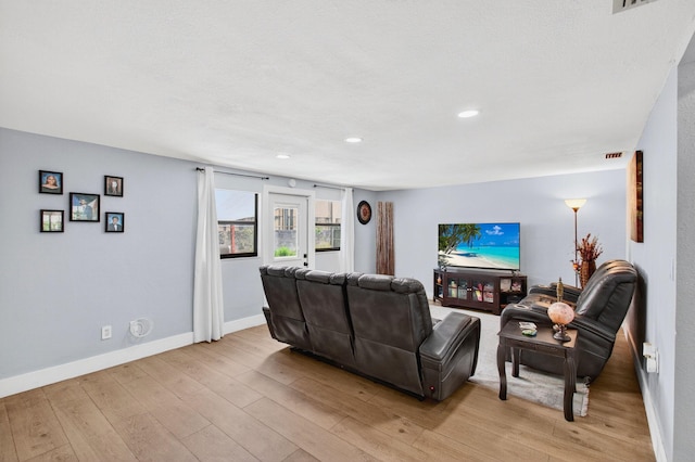 826 Cochran Dr, Lake Worth Beach, FL 33461 - living area featuring light wood-style floors and recessed lighting