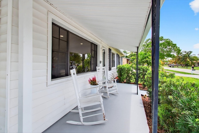 826 Cochran Dr, Lake Worth Beach, FL 33461 - view of covered porch