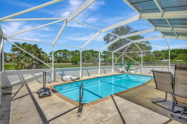 1669 SE N Blackwell Dr, Port Saint Lucie, FL 34952 - swimming pool with a patio area and a lanai