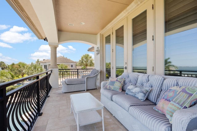 671 Indian River Dr, Melbourne, FL 32935 - balcony with outdoor lounge area