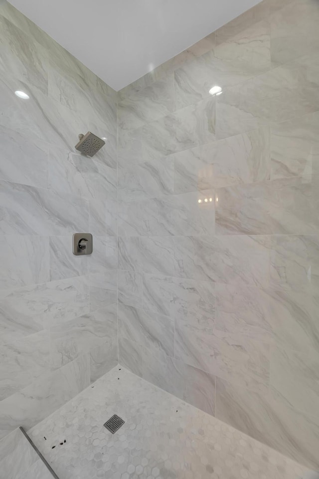 2432 SE Floresta Dr, Port Saint Lucie, FL 34984 - bathroom with tiled shower