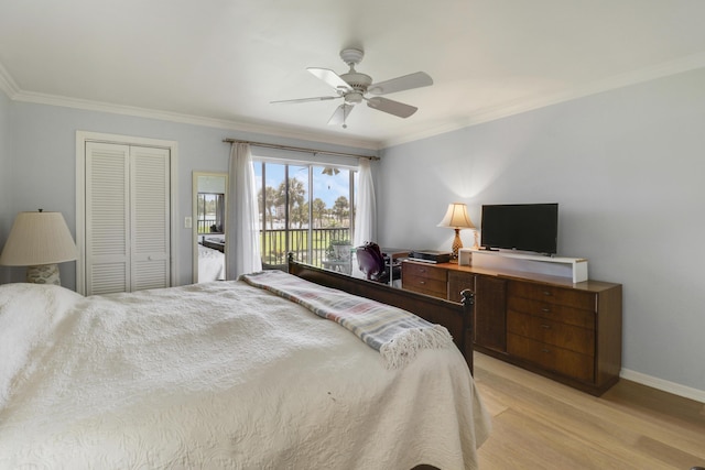 300 Intracoastal Pl Unit 204, Jupiter, FL 33469 - bedroom featuring ornamental molding, access to exterior, light wood-style flooring, a closet, and a ceiling fan