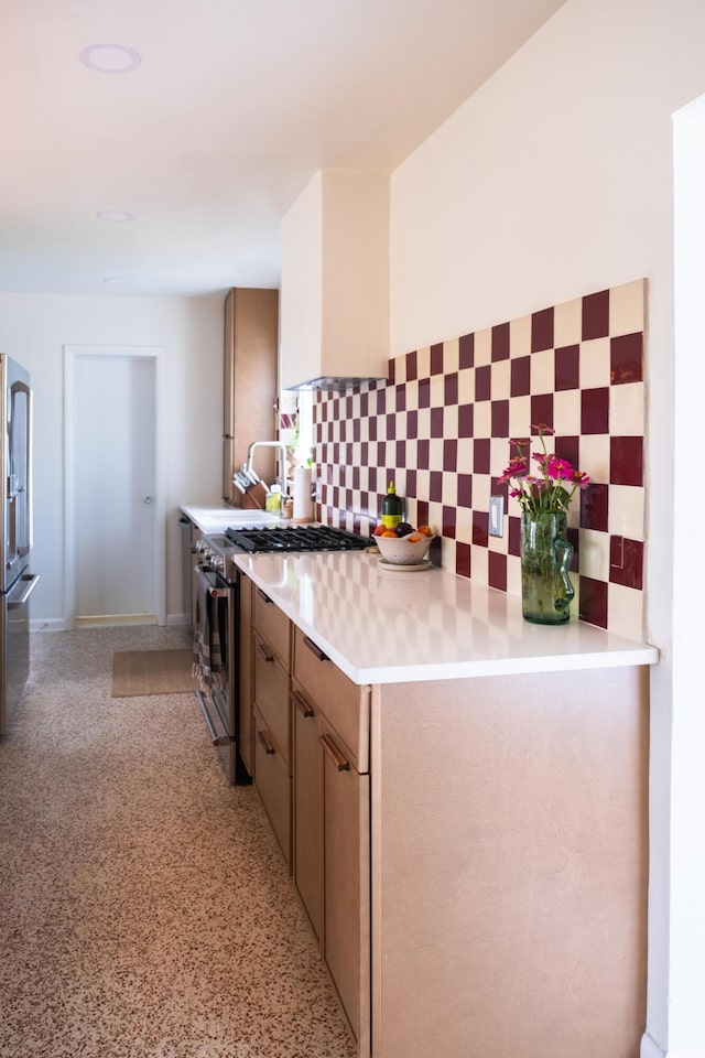 2931 SE Morningside Blvd, Port Saint Lucie, FL 34952 - kitchen featuring stainless steel appliances, tasteful backsplash, and light countertops