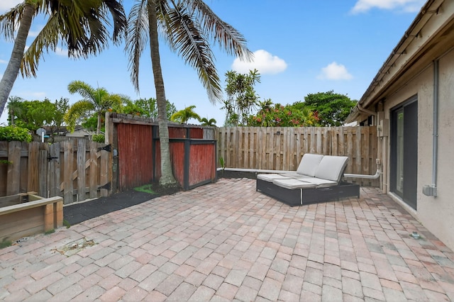1005 NW 53rd St, Deerfield Beach, FL 33064 - fenced backyard with a patio