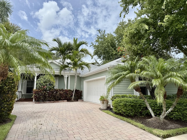 404 NE Ginger Lily Place, Saint Lucie, FL 34983